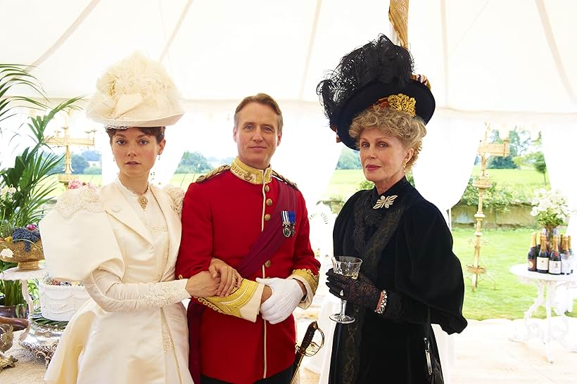 Joanna Lumley, Linus Roache, and Lydia Wilson in The Making of a Lady (2012)