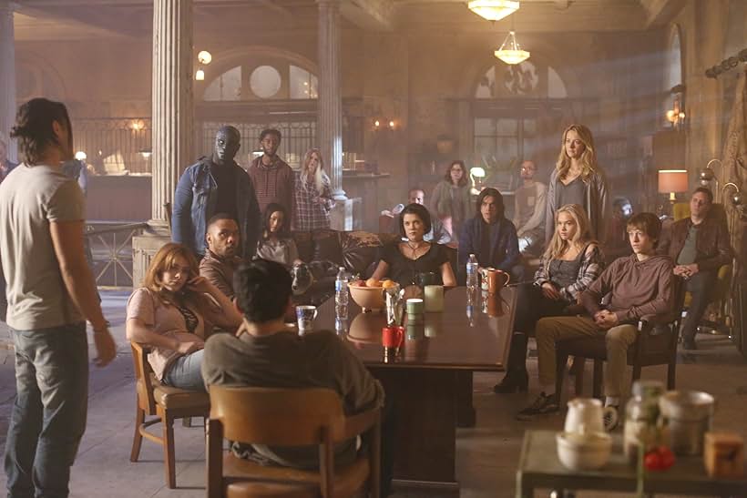 Amy Acker, Jamie Chung, Blair Redford, Elena Satine, Natalie Alyn Lind, Hayley Lovitt, Percy Hynes White, DJames Jones, and Jermaine Rivers in The Gifted (2017)