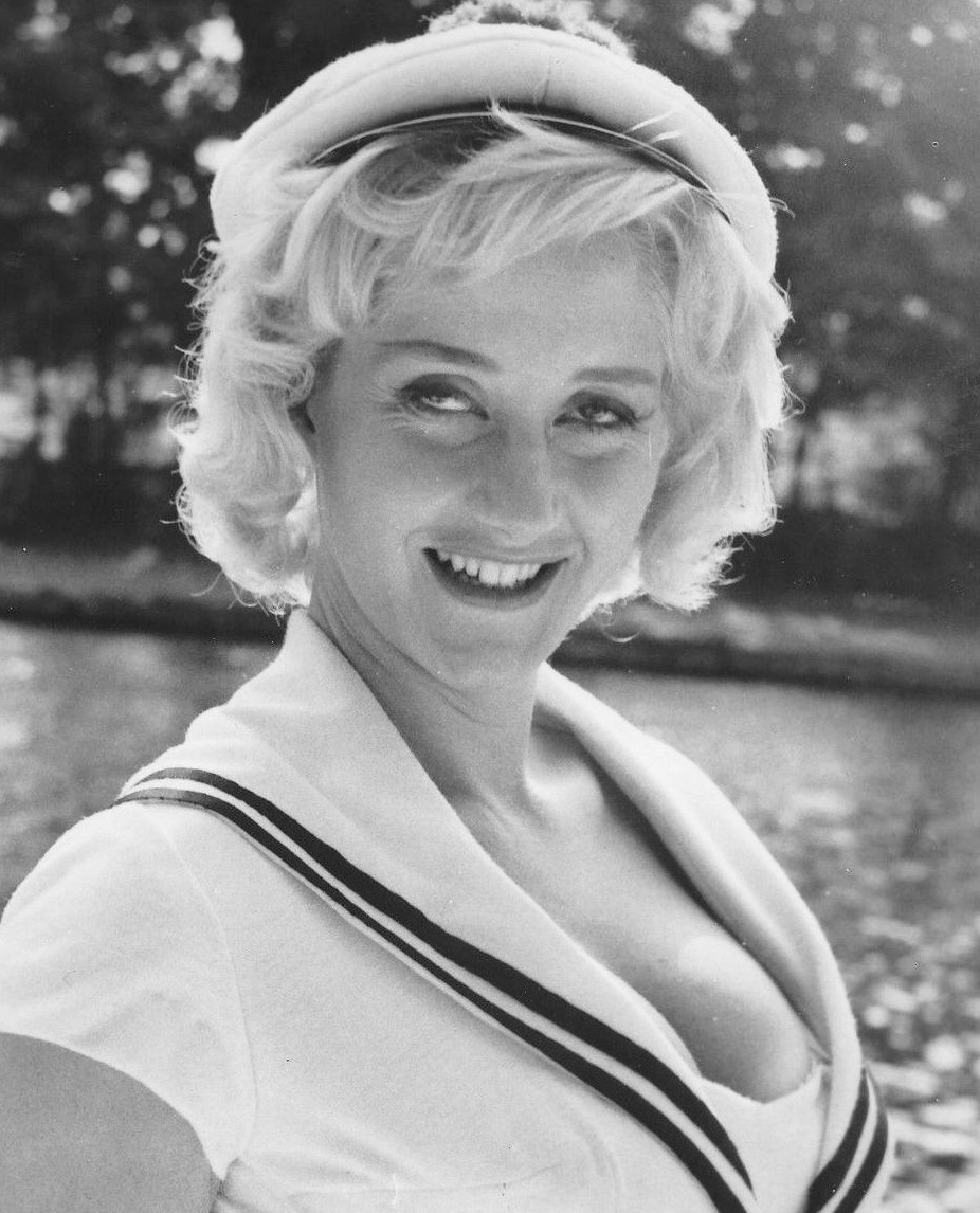 Liz Fraser in Double Bunk (1961)