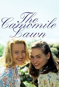 Jennifer Ehle and Tara Fitzgerald in The Camomile Lawn (1992)