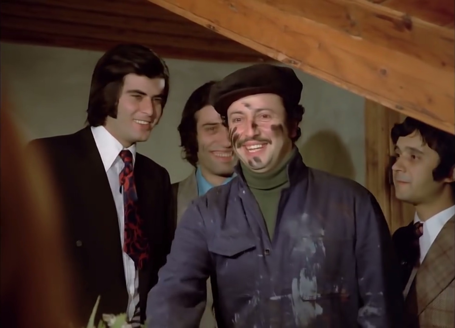 Tarik Akan, Halit Akçatepe, Metin Akpinar, and Kemal Sunal in Oh Olsun (1973)