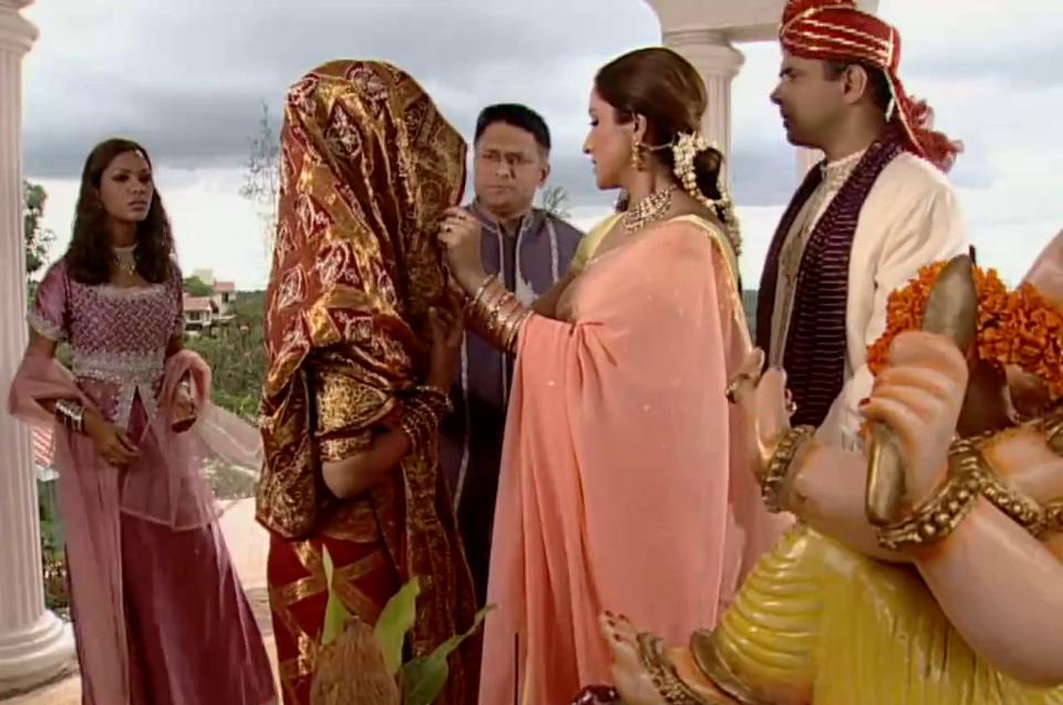 Harsh Chhaya, Tisca Chopra, Manasi Verma, and Kiran Karmarkar in Kahaani Ghar Ghar Kii (2000)