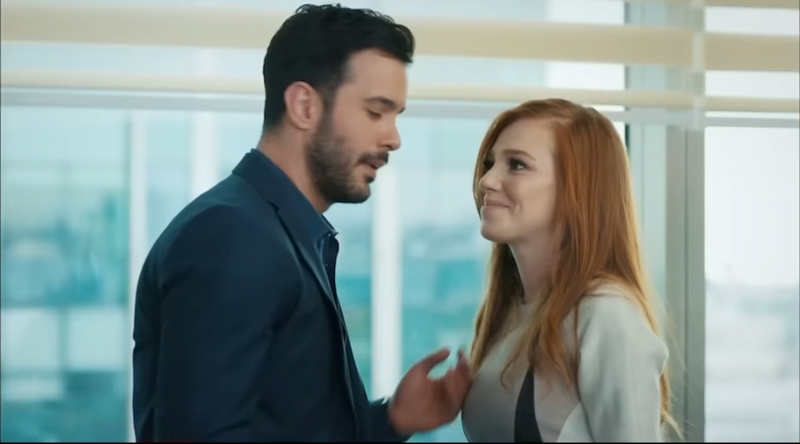 Elçin Sangu and Baris Arduç in Love for Rent (2015)