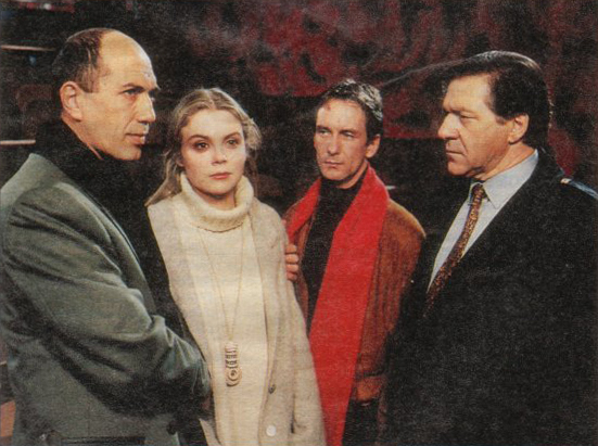 Féodor Atkine, Isabelle Carré, Pierre Hoden, and Pierre Santini in Les cinq dernières minutes (1958)