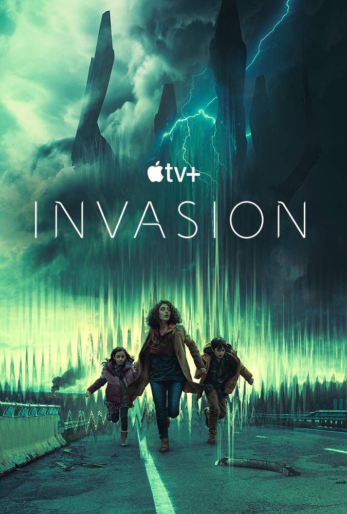 Golshifteh Farahani, Tara Moayedi, and Azhy Robertson in Invasion (2021)