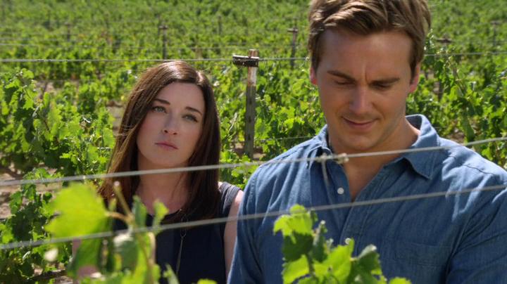 Margo Harshman and Steve Talley in Love on the Vines (2017)