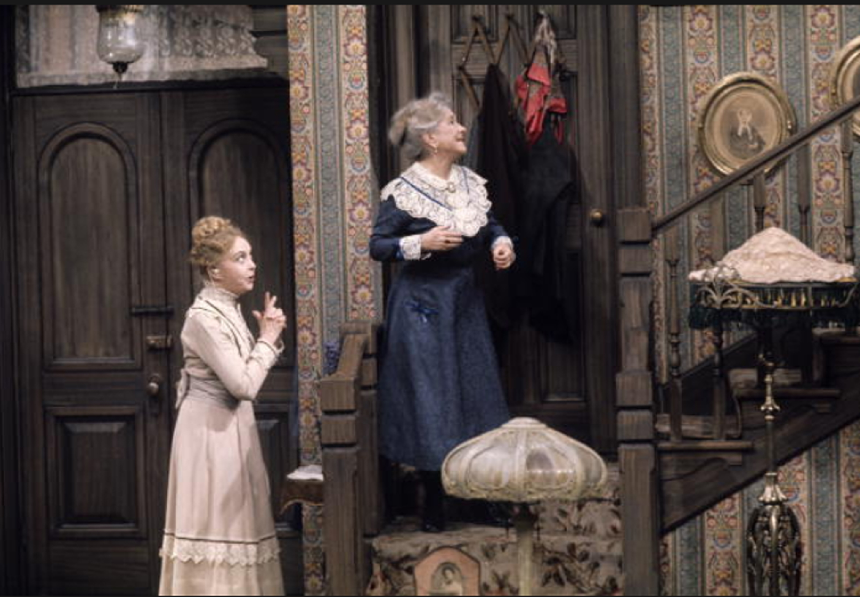 Lillian Gish and Helen Hayes in Arsenic and Old Lace (1969)