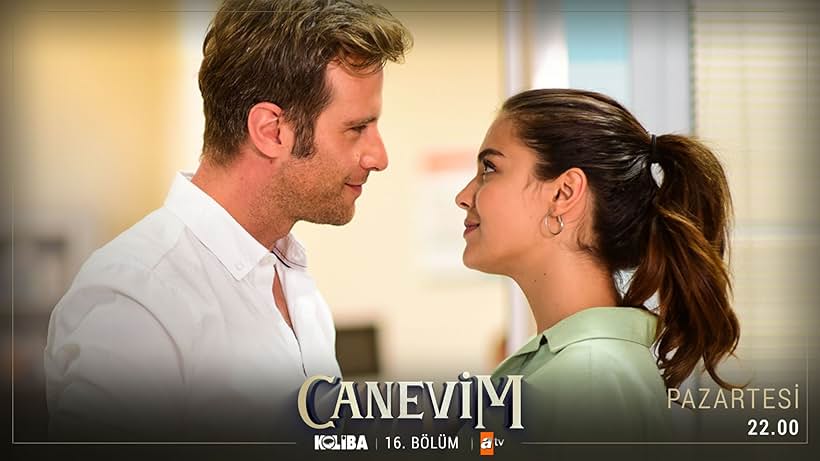 Özgür Çevik and Biran Damla Yilmaz in Canevim (2019)