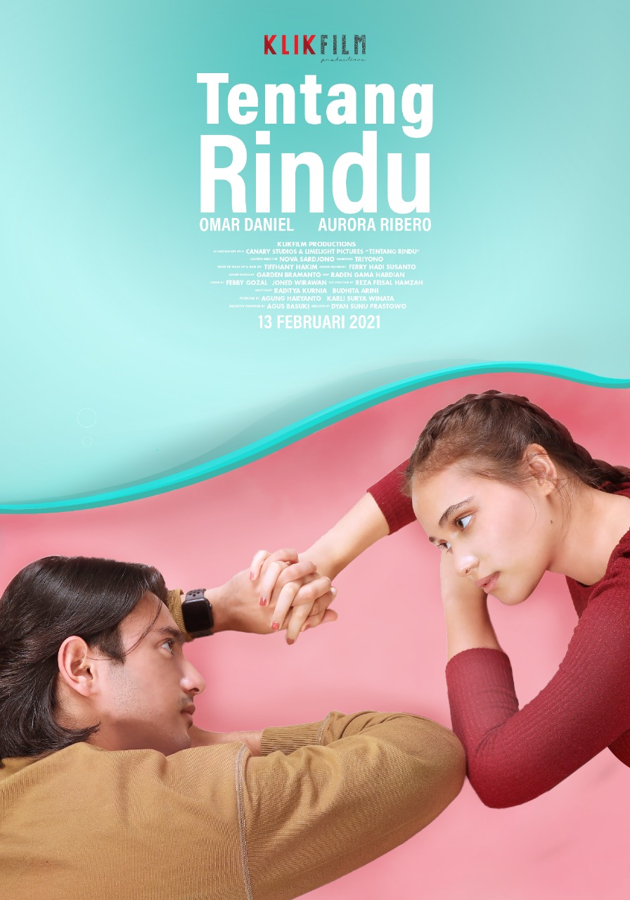 Omar Daniel and Aurora Ribero in Tentang Rindu (2021)