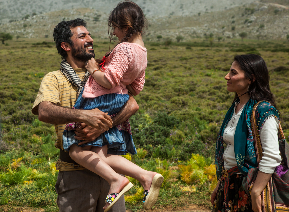 Feyyaz Duman, Halima Ilter, and Daria Hachem Mohamet Gulli in Zagros (2017)