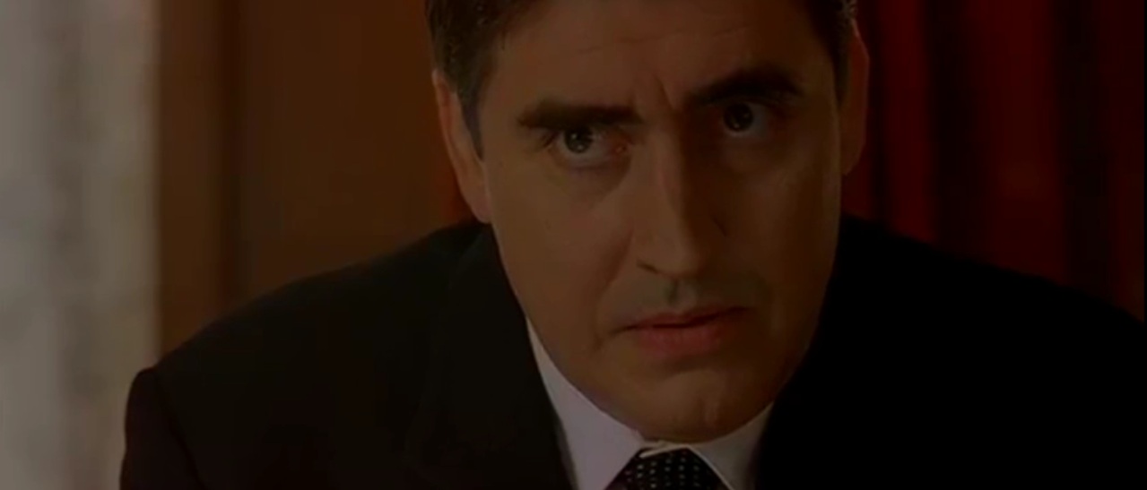 Alfred Molina in Undertaking Betty (2002)