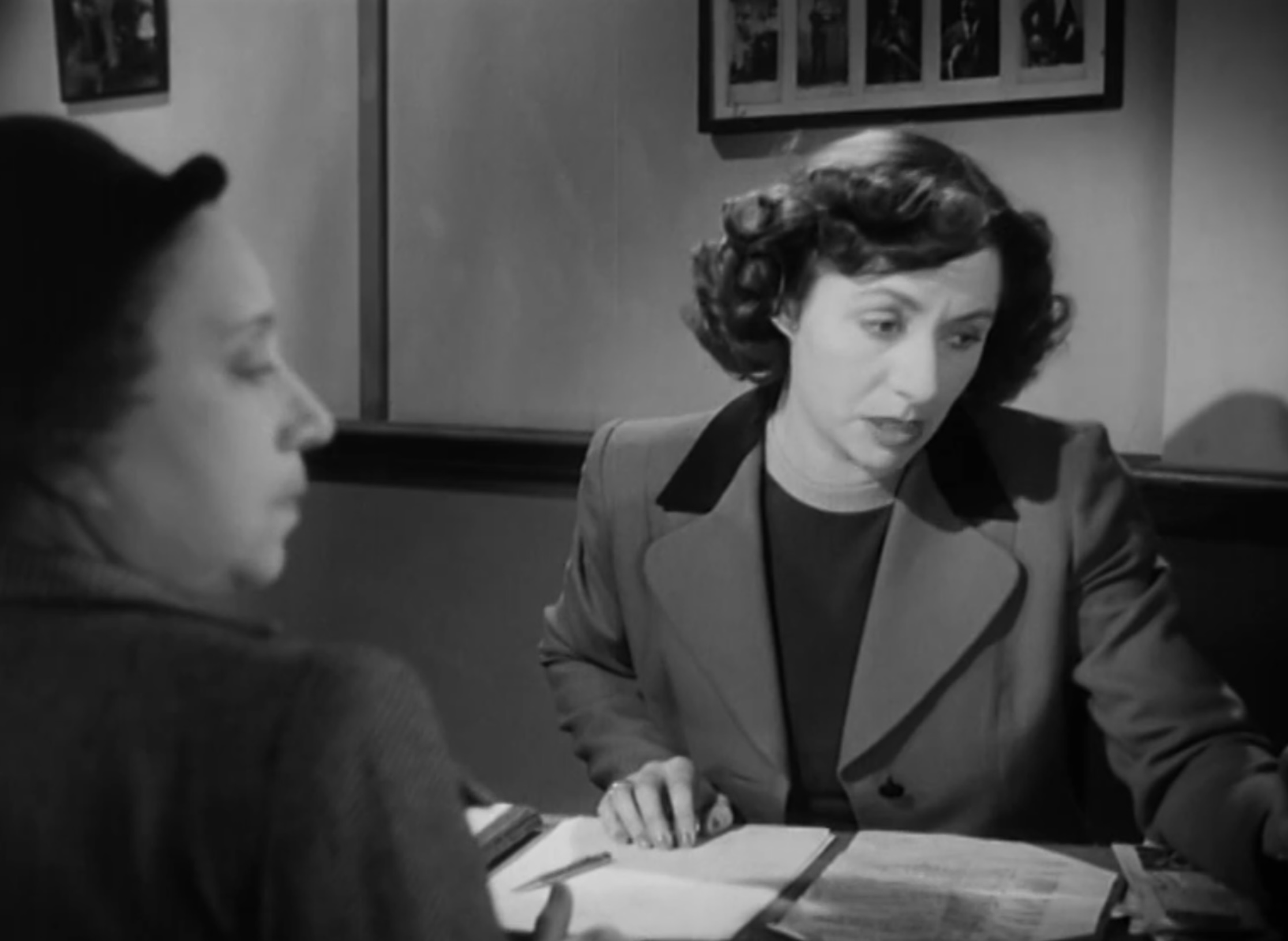 Nelly Arno and Betty Baskcomb in Tread Softly (1952)