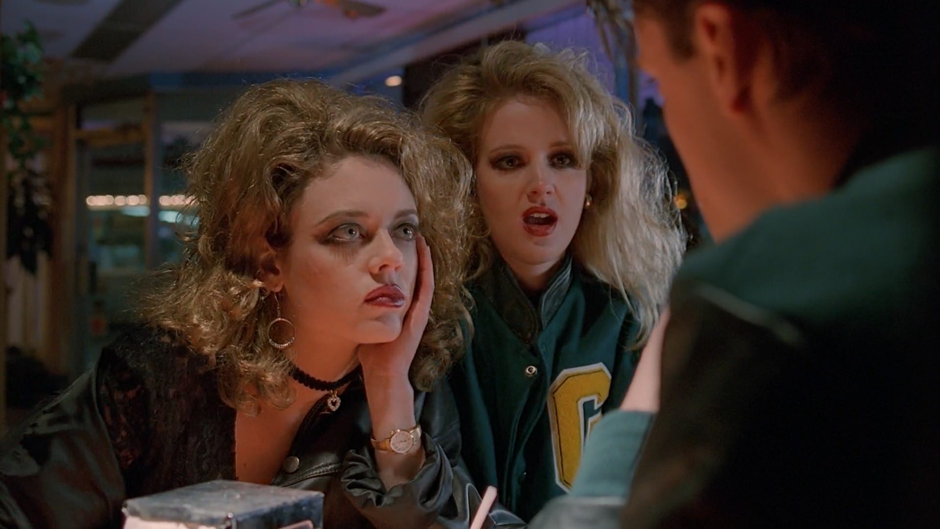 Wendy Benson-Landes and Lisa Robin Kelly in The X-Files (1993)