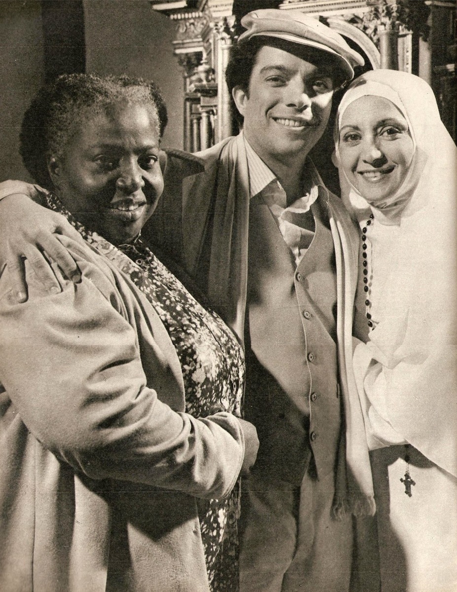 Cléa Simões, Carlos Augusto Strazzer, and Eva Wilma in O Direito de Nascer (1978)