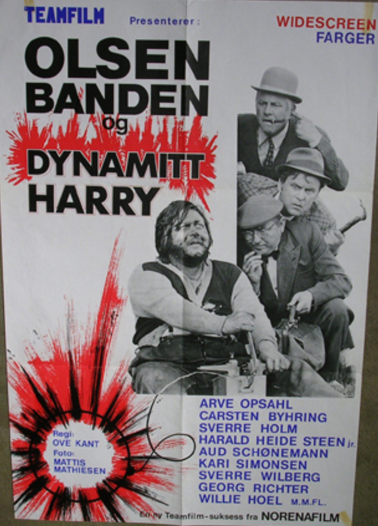 Carsten Byhring, Harald Heide-Steen Jr., Sverre Holm, Arve Opsahl, and Aud Schønemann in Olsen-banden og Dynamitt-Harry (1970)