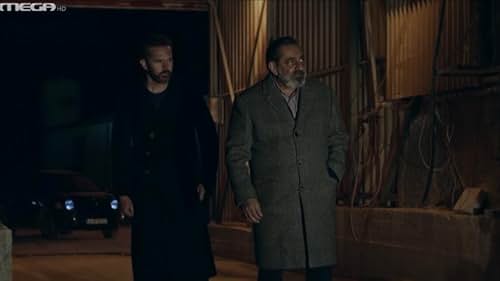 Antonis Kafetzopoulos and Christos Loulis in Siopilos dromos (2021)