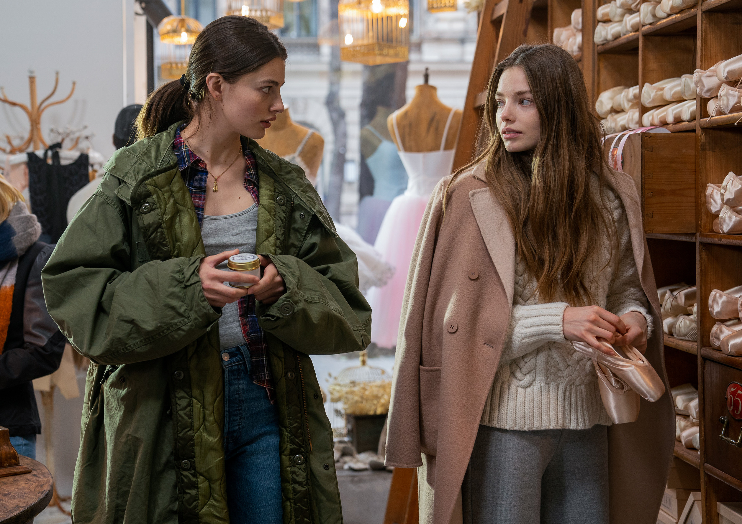 Kristine Froseth and Diana Silvers in Birds of Paradise (2021)