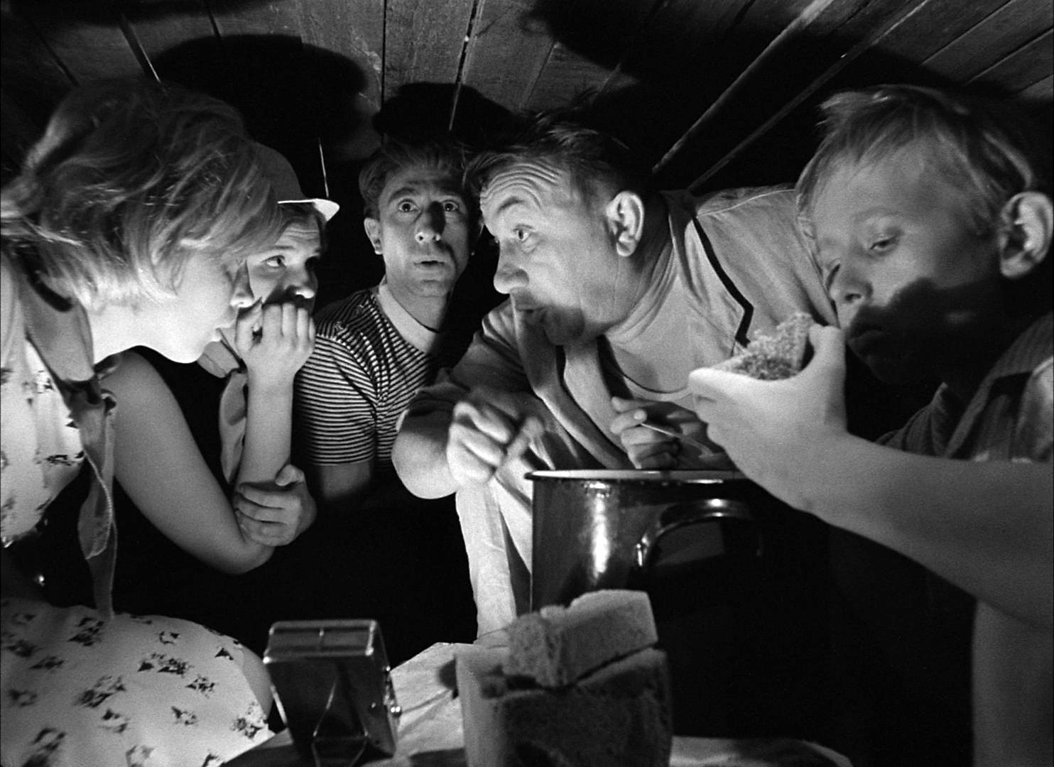 Arina Aleynikova, Viktor Kosykh, Ilya Rutberg, Nina Shatskaya, and Aleksei Smirnov in Welcome, or No Trespassing (1964)