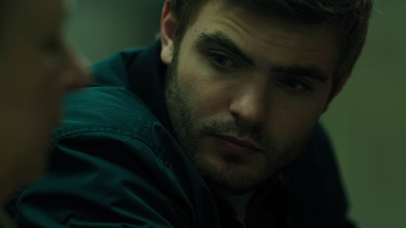 Alex Roe in Rings (2017)