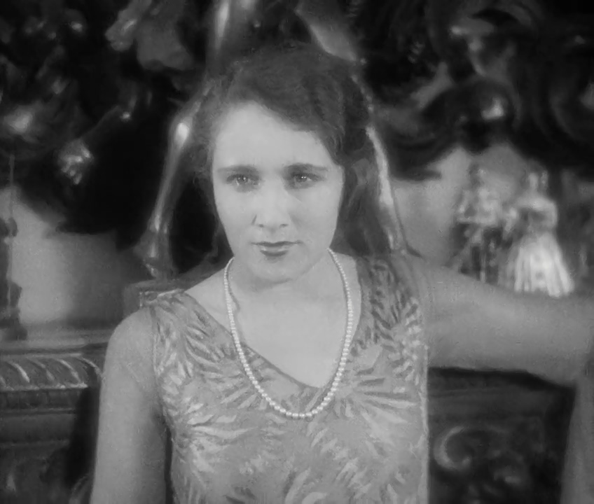 Lya Lys in The Golden Age (1930)