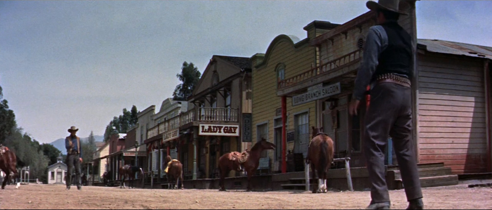 Don Haggerty and Joel McCrea in The Gunfight at Dodge City (1959)