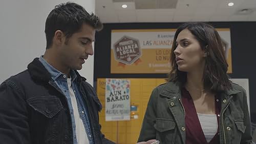 Maxi Iglesias and Michelle Calvó in Desaparecidos (2020)