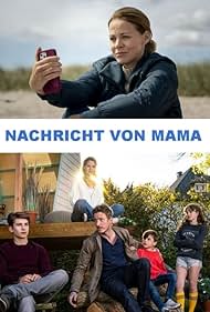 Matteo Hilterscheid, Golo Euler, Jessica Ginkel, Luke Matt Röntgen, and Mathilda Smidt in Nachricht von Mama (2022)