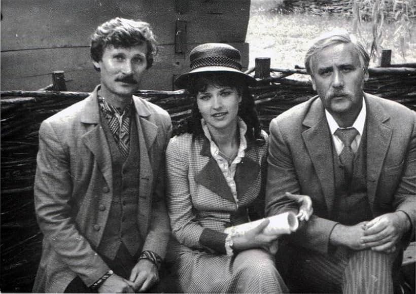 Lyudmila Shevel, Fyodor Strigun, and Aleksandr Mishin in I v zvukakh pamyat otzovyotsya... (1987)