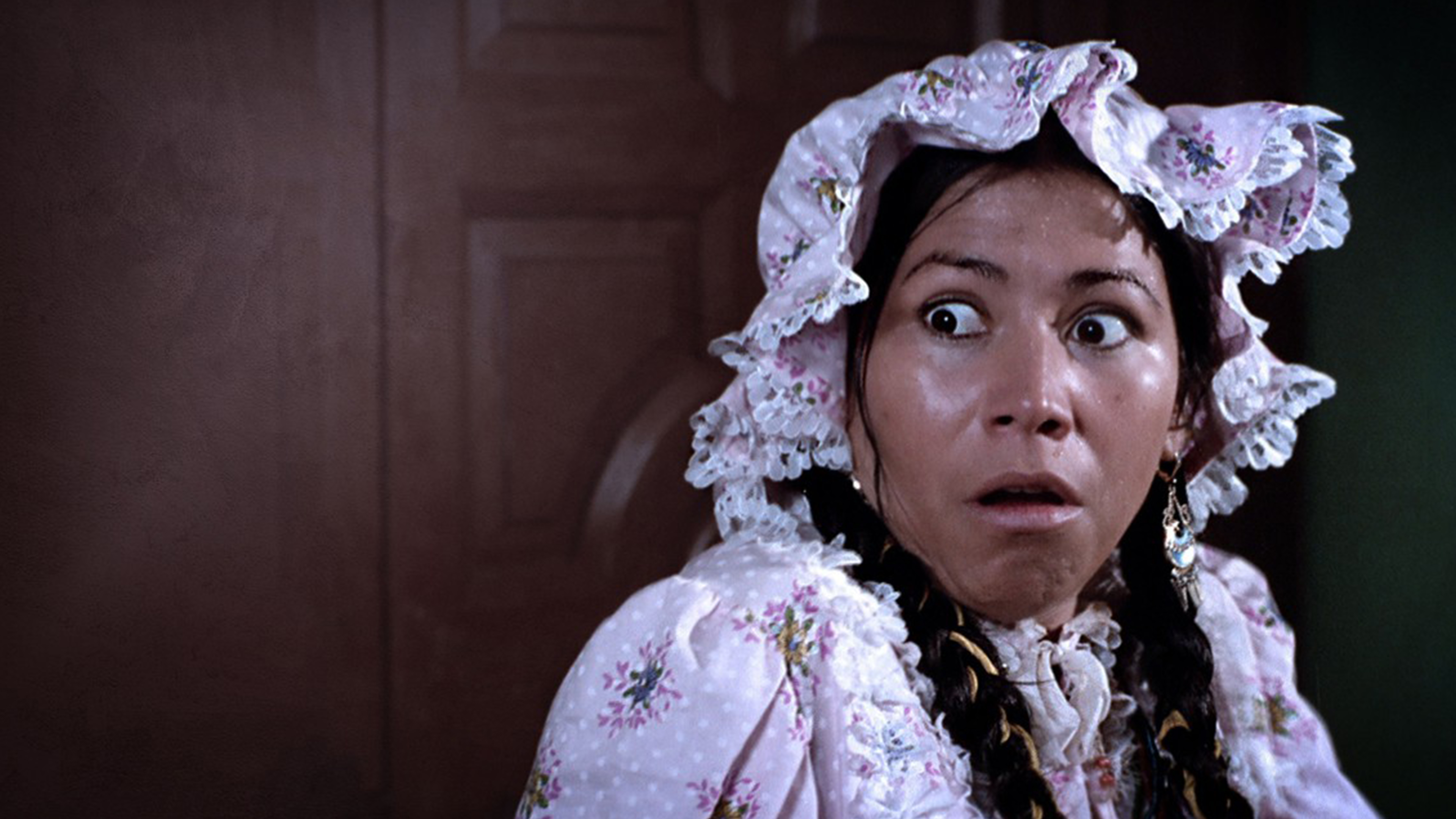 María Elena Velasco in El miedo no anda en burro (1976)