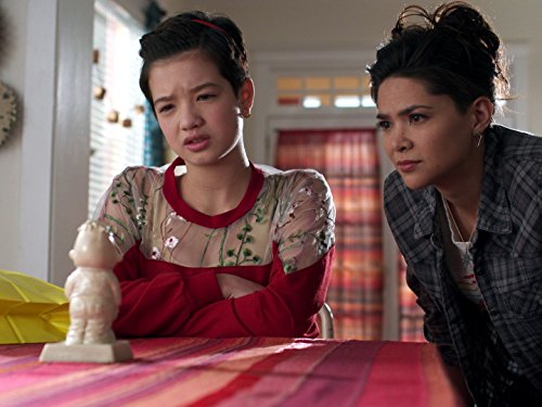 Lilan Bowden and Peyton Elizabeth Lee in Andi Mack (2017)