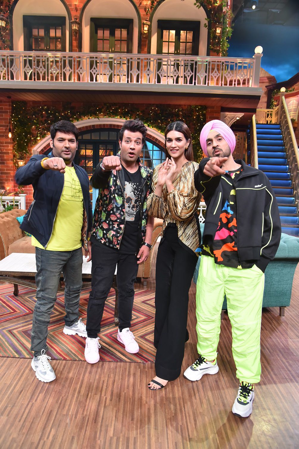 Diljit Dosanjh, Kriti Sanon, Varun Sharma, and Kapil Sharma in Diljit Dosanjh & Kriti Sanon (2019)