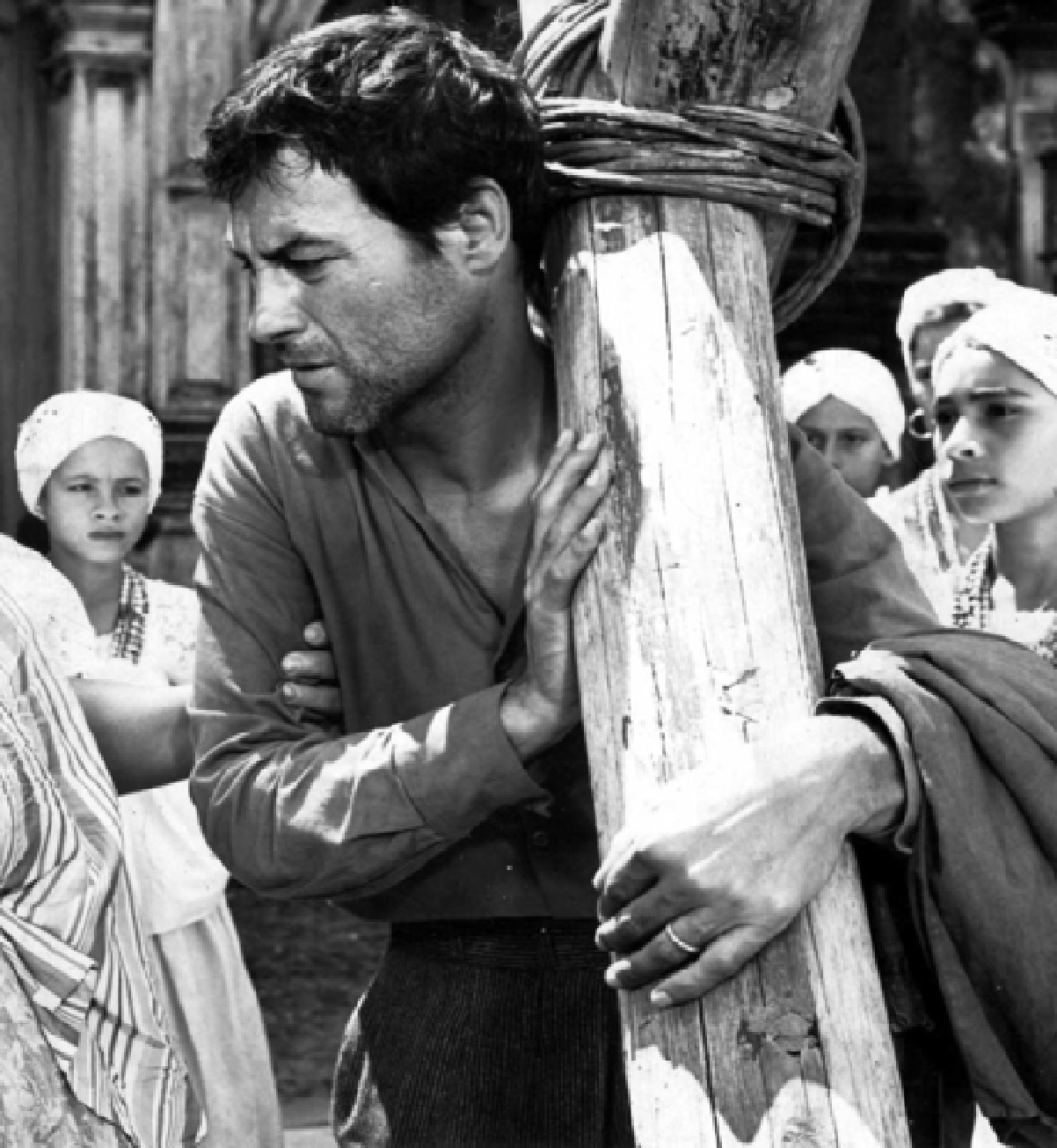 Leonardo Villar in The Given Word (1962)