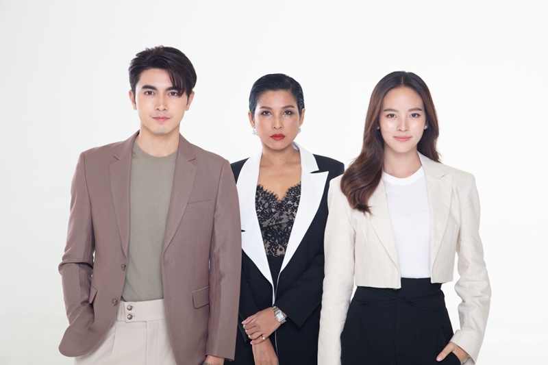 Nuttanicha Dungwattanawanich, Pon Nawasch Phupantachsee, and Busakorn Wongpuapan in Devil in Law (2023)