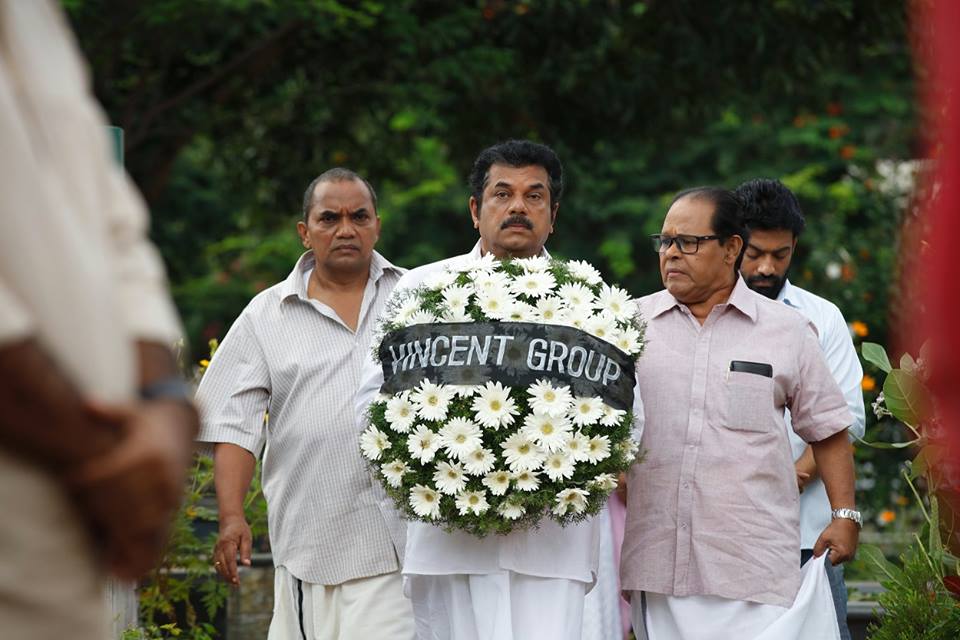 Innocent Vareed Thekkethala, Mukesh, and Shivaji Guruvayoor in Jomon's Gospels (2017)