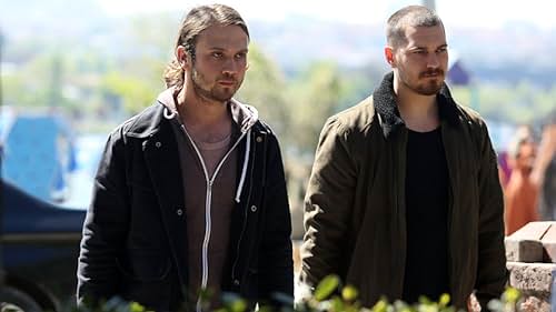 Aras Bulut Iynemli and Çagatay Ulusoy in Insider (2016)