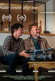 Arnaud Dezit and Léo Riehl in Faites comme chez moi (2022)