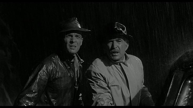 Trevor Bardette and Grant Williams in The Monolith Monsters (1957)