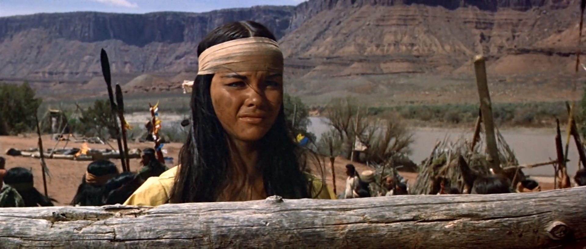 Wende Wagner in Rio Conchos (1964)