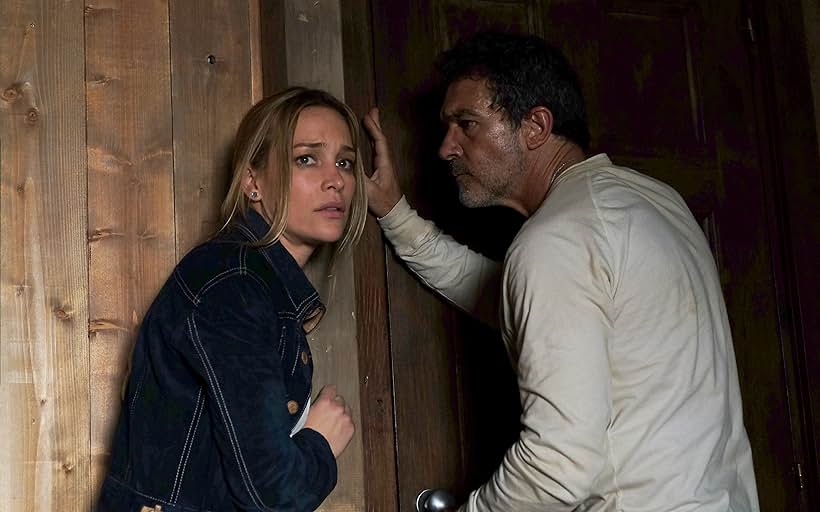 Antonio Banderas and Piper Perabo in Black Butterfly (2017)