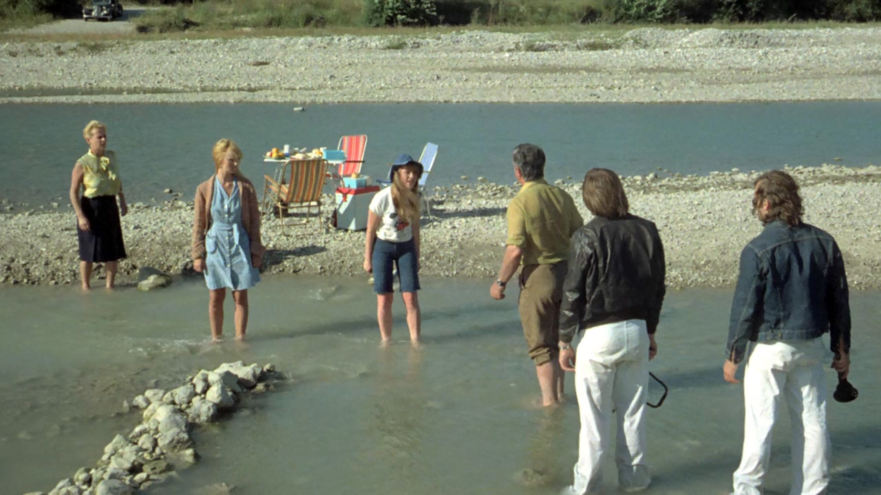 Gérard Depardieu, Isabelle Huppert, Christian Alers, Patrick Dewaere, Miou-Miou, and Christiane Muller in Going Places (1974)