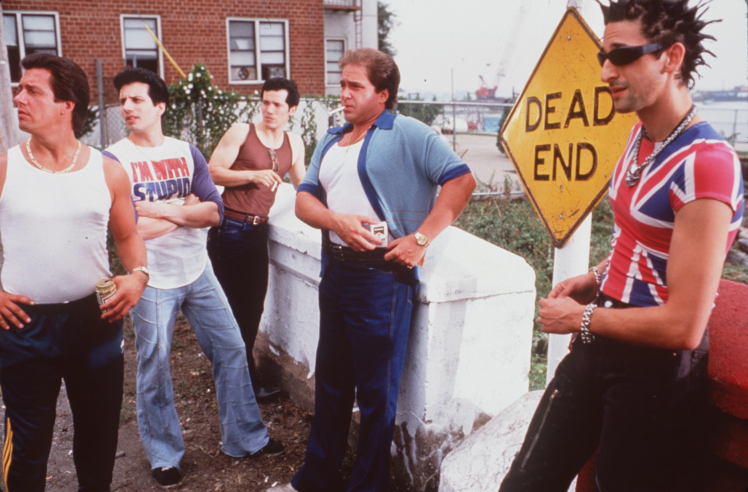 John Leguizamo, Adrien Brody, Ken Garito, Al Palagonia, and Michael Rispoli in Summer of Sam (1999)