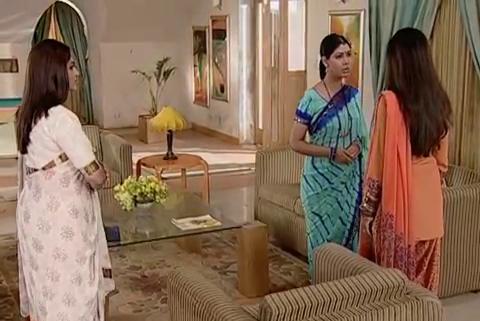 Rupali Ganguly, Indira Krishnan, and Sakshi Tanwar in Episode #1.980 (2005)