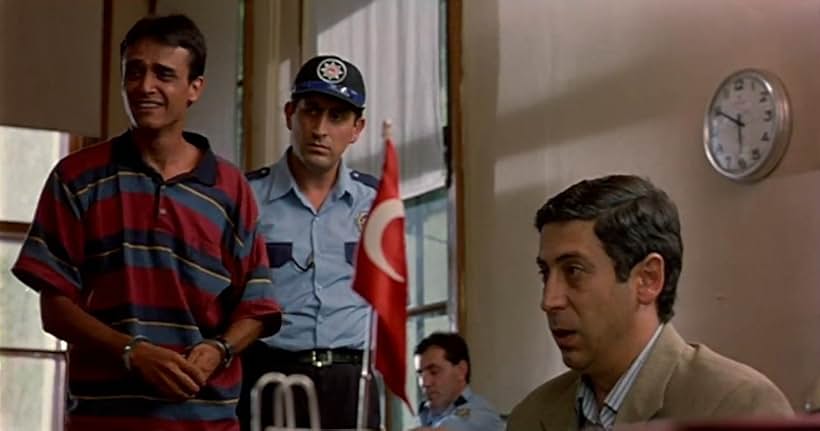 Taner Birsel and Sermet Yesil in A Run for Money (1999)