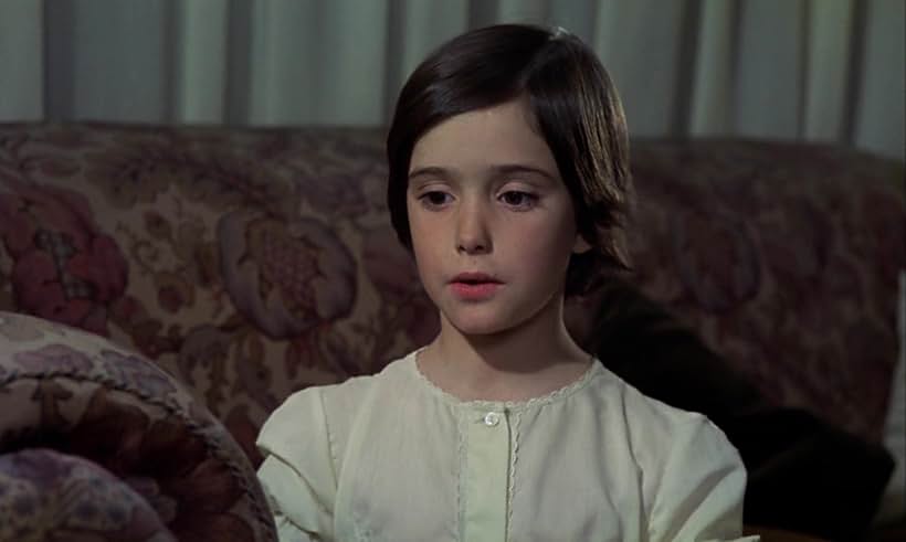 Ana Torrent in Cría Cuervos (1976)