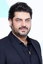 Sam Derakhshani at an event for Zendeh Rood 98 (2019)