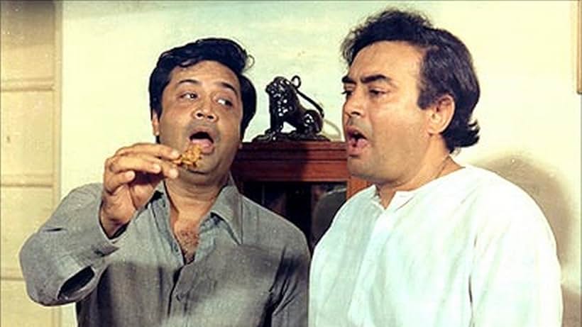 Sanjeev Kumar and Deven Verma in Angoor (1982)