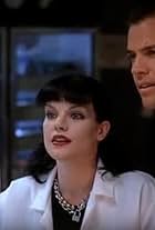 Pauley Perrette and Michael Weatherly in Ice Queen (2003)