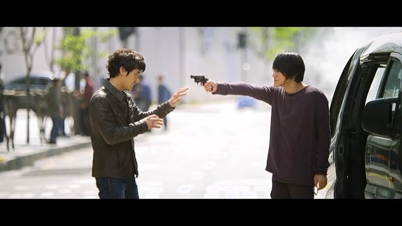 Kim Kang-woo and Kim Bum in The Gifted Hands (2013)