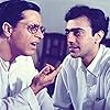 Rajit Kapoor and K.K. Raina in Byomkesh Bakshi (1993)