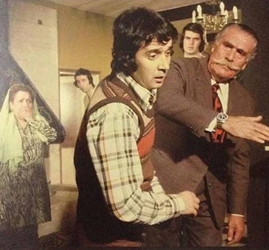 Tarik Akan, Halit Akçatepe, Hulusi Kentmen, Adile Nasit, and Kemal Sunal in Oh Olsun (1973)